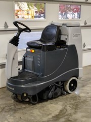 2021 NILFISK ADVANCE ES4000 CARPET EXTRACTOR ONLY 3 HOURS