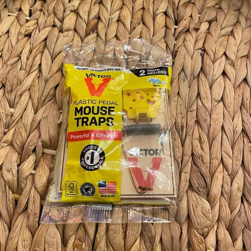 Victor Wooden Snap Mouse Traps Metal Pedal Wood Pest Control M040