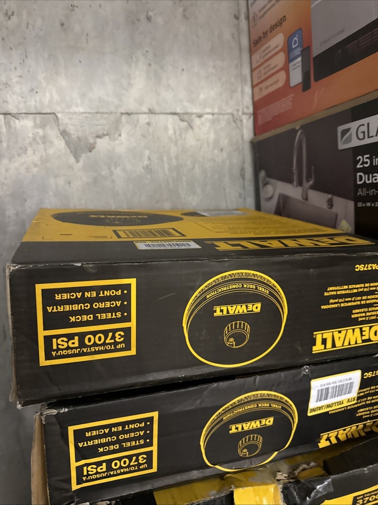 DEWALT 18″ Universal Surface Cleaner for Pressure Washers Up to 3700 PSI Cold