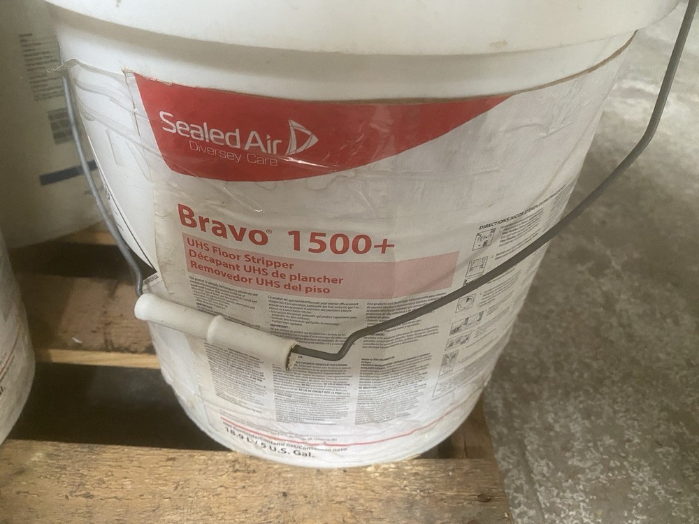 BRAND NEW BRAVO 1500 FLOOR UHS STRIPPER 5GAL SEALED AIR DIVERSEY CARE