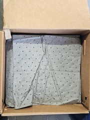 (QTY 100) Global Industrial 670632 Universal Pad, Sorbent Pads, 15″ x 18″, Gray