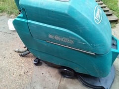 Tennant 5300 FLOOR SCRUBBER