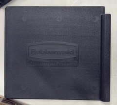 Rubbermaid Commercial Products Cabinet Door with Locks for Cleaning Cart