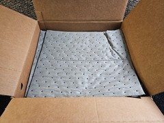 (QTY 50) Spilfyter GFF-75MC 16″x 18″ Universal Double-Weight Absorbent Pads