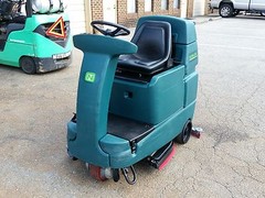 Nobles Speed Scrub Rider 32″ Floor Scrubber under 700Hours 60 day parts WARRANTY