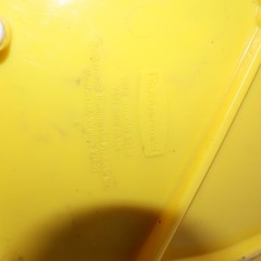 Rubbermaid Commercial 8 3/4 Gal Yellow Side Press Mop Bucket And Wringer