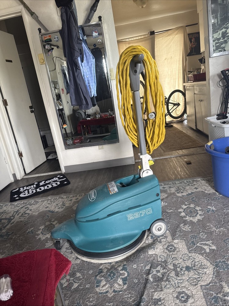 Tennant Floor Burnished 2370 Commercial Floor Great Condition