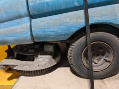 Tennant 5700 Heavy Duty 32″ Walk Behind Disk Floor Scrubber
