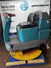 Tennant T7 RideOn Floor Scrubber 32” 09/17 Low Hours 513 Stock#1250