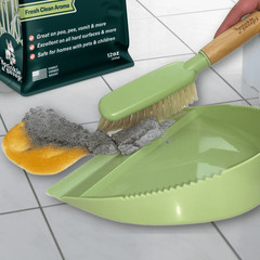 Sprinkle & Sweep Pet Cleaning Dustpan Kit