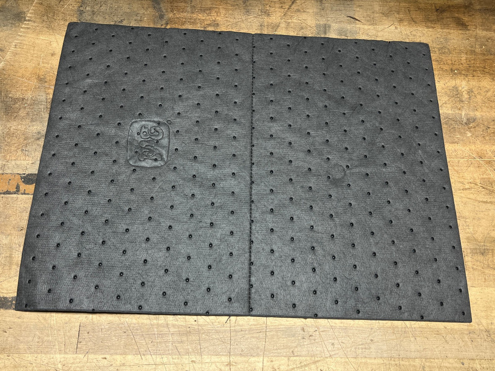 51 pcs – PIG absorbent MAT mat203 15″ x 20″ Heavyweight partial box