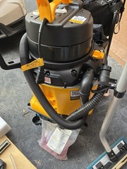 Kaivac Battery PoweredVac with Kaivac Long Reach 10813900 , Brand New