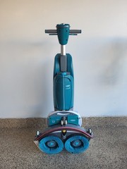 Tennant i-mop XL Battery-Powered Walk-Behind Scrubber Cylindrical Squeegee
