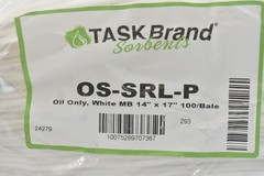 Hospeco TaskBrand oil Only Sorbent Pads 100 Pack 14″ x 17″ Unscented Set