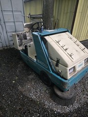 Tennant 6400 “LP Gas ” Ride On Parking lot Sweeper .