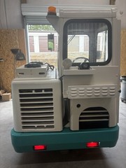 Tennant 6650 XP Gas Sweeper Totally Serviced Cab With Heat And Air Low Hours GM