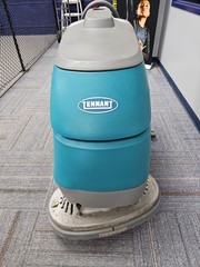 Tennant T5 28″ Dual Disk Walk-Behind Floor Scrubber Cleaner w/ec-H2O | 180 Hrs