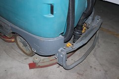 Tennant T17 EC H2O Ride on Floor Scrubber 36V Battery Powered Disc Brushes