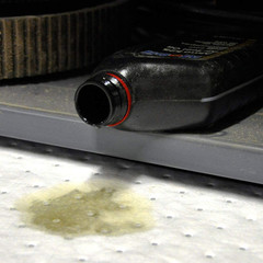 Oil Spill Absorbent Mats for Garage, Oil Only White Heavy Weight Absorbent Pad 2