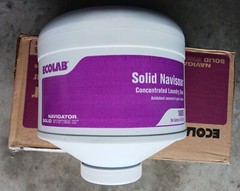 Ecolab 16005 Solid Navisour Concentrated Laundry Sour – (2/Case, 6 Pounds Each)