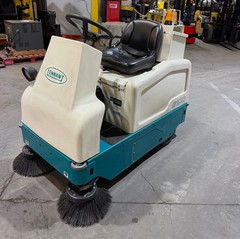 2017 Tennant 6100 Sub-Compact Ride-On Sweeper 338 Hours 36 Volt Electric