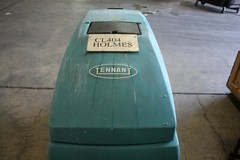 Tennant 5700 XP 32″ Cylindrical Walk Behind Floor Scrubber