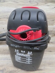 SHOPVAC WET/ DRY PORTABLE VACUUM L250 2.5 GAL 120 V 8 A 1-1/4″ Hose Port