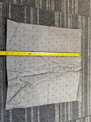 (QTY 100) Global Industrial 670632 Universal Pad, Sorbent Pads, 15″ x 18″, Gray