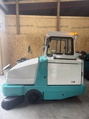 Tennant 6650 XP Gas Sweeper Totally Serviced Cab With Heat And Air Low Hours GM