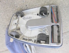 Sanitaire S649 840 Watt Upright Vacuum Cleaner – Works Well