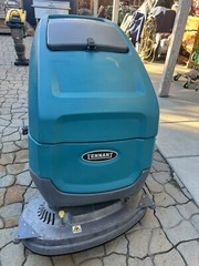 Tennant T600e Disc Floor Scrubber (need Brushes)