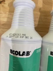 Ecolab Lemon Eze Bathroom Creme Cleanser 6113094 32oz Sold As A Pack Of Two