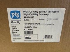New Sealed Genuine PIG Oil-Only Spill Kit in 5 Gallon High Vis Container KIT4200