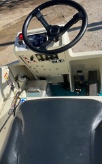Tennant 7200 floor scrubber