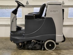 2021 NILFISK ADVANCE ES4000 CARPET EXTRACTOR ONLY 3 HOURS
