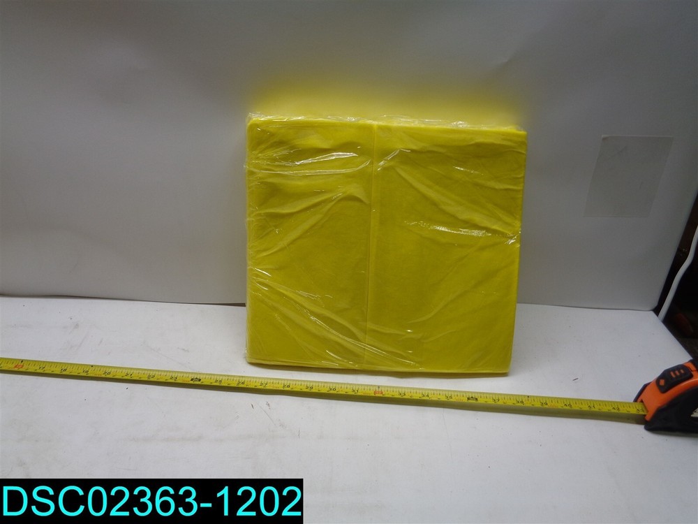 Qty=400 TASKBRAND DS-M Duster, 21″X24″, Quarterfold, Polybag, Yellow