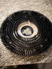 Malish 18″ Floor Nylon Bristle Brush w/ NP-9200 Tru-Fit Clutch Plate