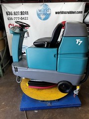 Tennant T7 RideOn Floor Scrubber 32” 03/18 Low Hours 502 Stock#1252