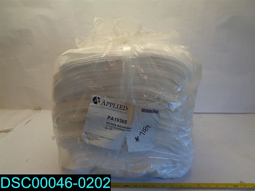 QTY = 100 Oil-Only Applied AirLaid Mat PA19365 15″ x 19″ Heavyweight Pads