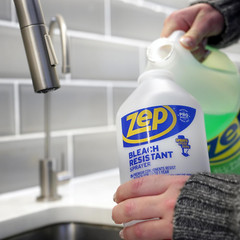 Bleach Resistant Professional Sprayer Bottle – 32 Oz (Case of 12) – ZUPRO2-30 Fo