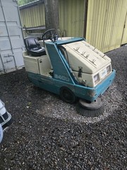 Tennant 6400 “LP Gas ” Ride On Parking lot Sweeper .