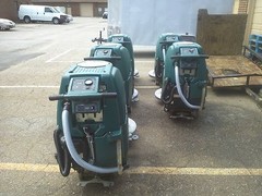 NOBLES SS5 (Tennant T5) FLOOR SCRUBBER 32″ under 300 hours 60 day parts WARRANTY