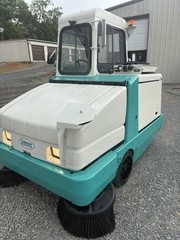 Tennant 6650 XP Gas Sweeper Totally Serviced Cab With Heat And Air Low Hours GM