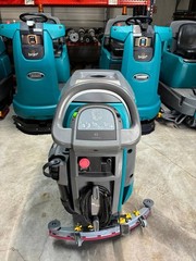 Tennant T300e 20″ Single Disk Walk-Behind Floor Scrubber Cleaner | 286 Hrs