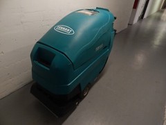 Tennant 1510 22″ Walk-Behind Carpet Extractor Cleaner, Cordless, Great Condition