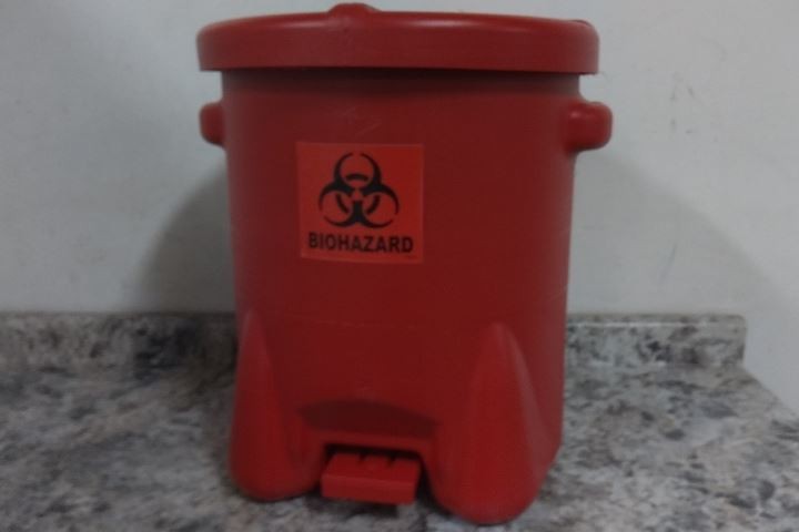 Eagle 947BIO 14 Gal Capacity 18 In Can Diameter Red Biohazard Waste Can (BW)
