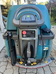 Tennant T600e Disc Floor Scrubber (need Brushes)