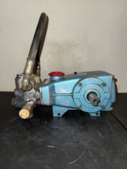 CAT Pump 2200 PSI 5 Frame Triplex Plunger Pump Belt Driven 1″ Shaft *UNTESTED*