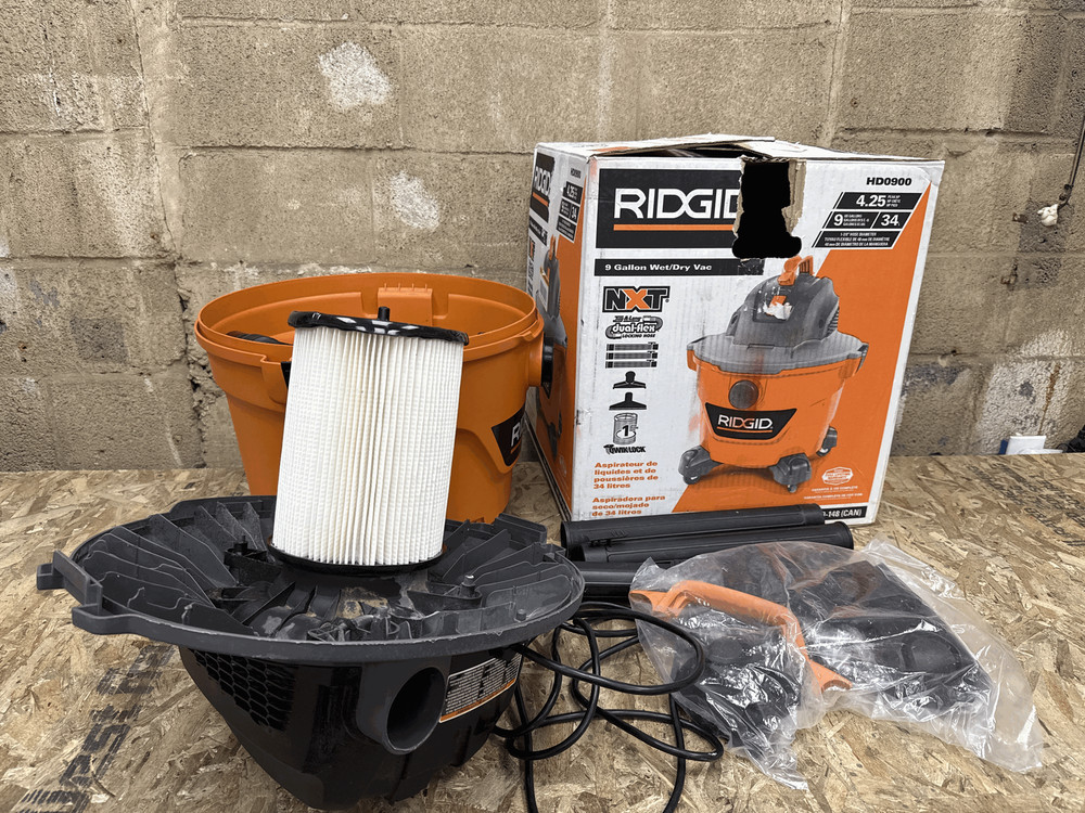 RIDGID 9 Gal. 4.25 Peak HP NXT Wet/Dry Vac w/ Debris Filter, Locking Hose & Acc.