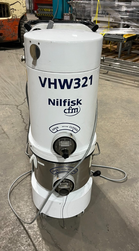 Nilfisk cfm VHW321 Portable Continuous-Duty Industrial Vacuum Cleaner